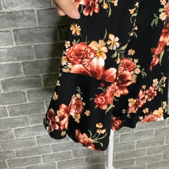 Bonded Floral Cardigan - Picture 4 of 8